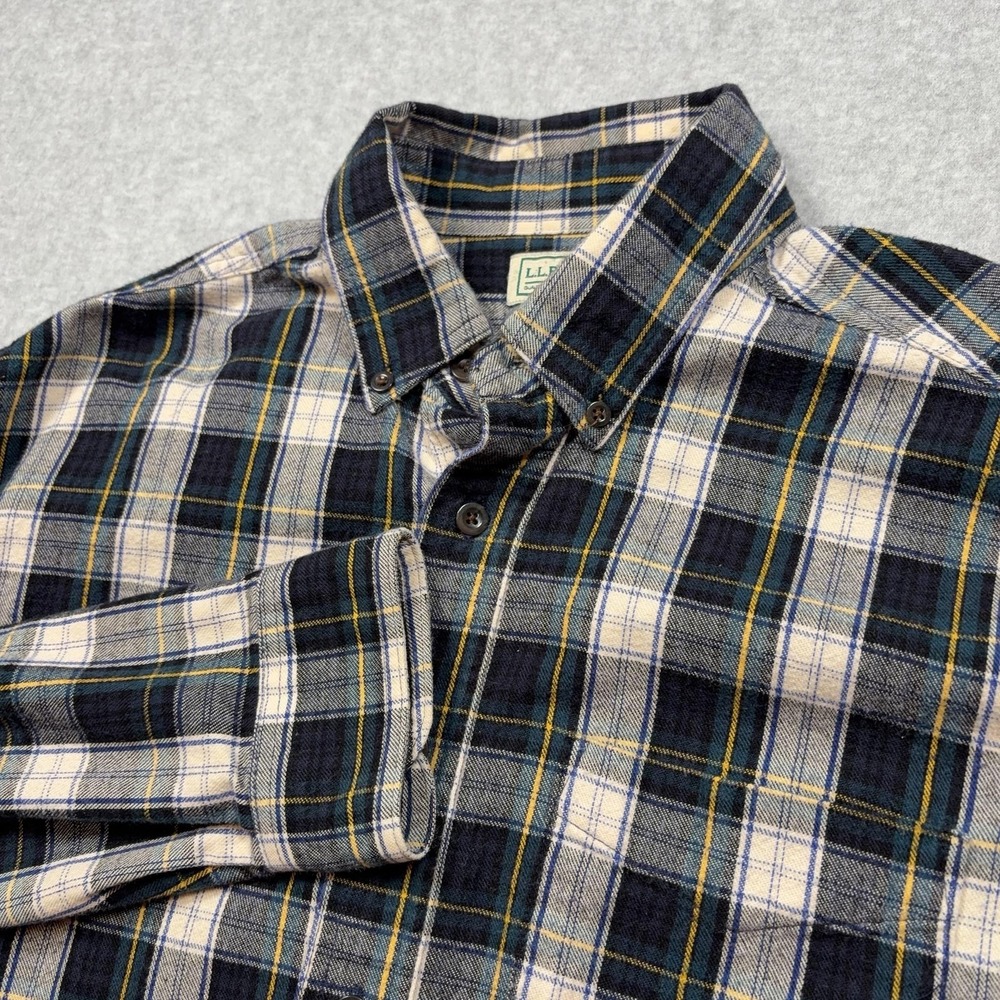 L.L. Bean Shirt Mens Medium Blue Plaid Flannel Button Down Long Sleeve Casual